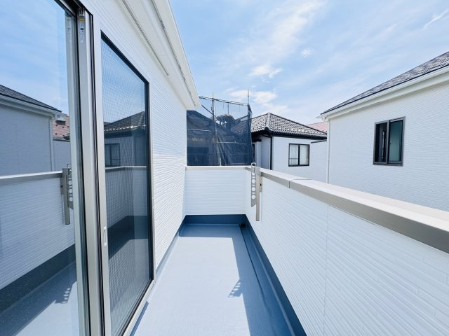 松戸市栗ヶ沢新築戸建【栗ヶ沢小学校:10分】のバルコニー|寝室前バルコニー