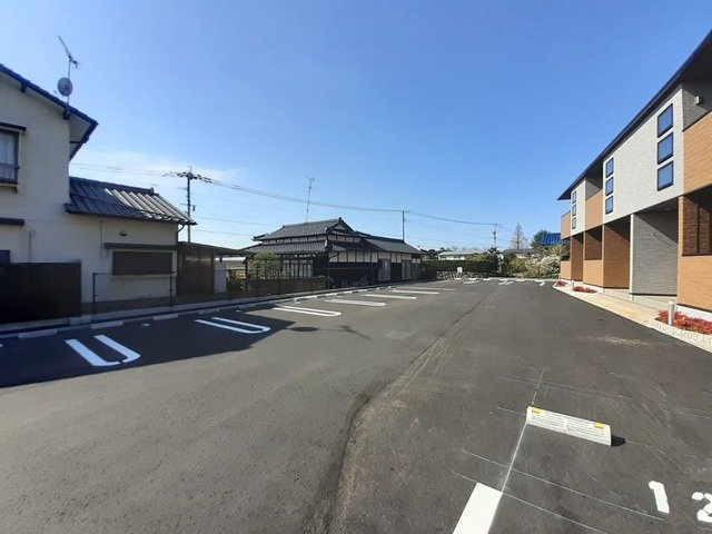 レジデンシアの駐車場