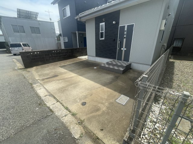 阿部邸　の駐車場
