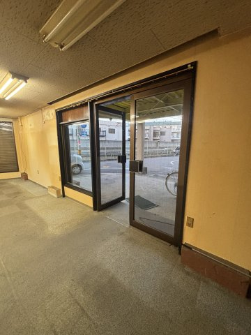 いほりビルの玄関