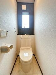 下松市星が丘三丁目　戸建てのトイレ|【5月28日まで現況販売】2階トイレ