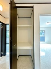 下松市星が丘三丁目　戸建ての玄関|【5月28日まで現況販売】玄関収納