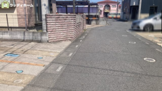 川口市辻　中古一戸建ての前面道路含む現地写真