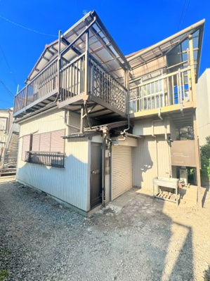 【前面道路含む現地写真】 | ◆鶴見区本町通1丁目　売地◆ | ◆一戸建てを中心とした街並みが整然と続き、周辺は高い建物が建っていないので、緑の多い閑静な趣を感じる環境です。街並みや周辺環境も重要なポイントです！！