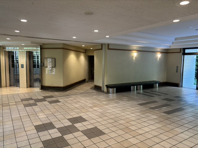 RICウエストコート4番街東棟2番館のロビー