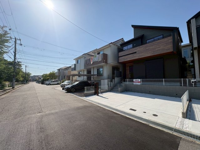 垂水区南多聞台8丁目　新築戸建ての前面道路含む現地写真|前面道路含む現地写真です