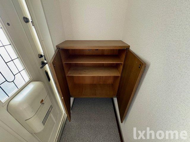 メゾンしゃらの木の玄関
