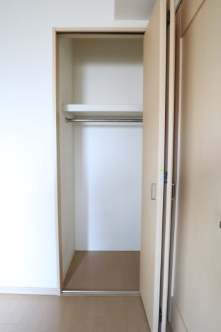 アルファステイツ垂水高丸の収納|クローゼット付きのため、衣類や小物をすっきり収納でき、お部屋を広く使えます。