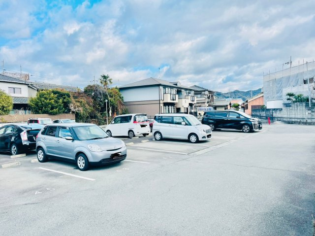 グランシャリオ天川の駐車場
