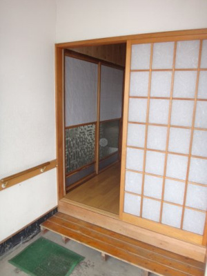 【玄関】 | 赤館貸家