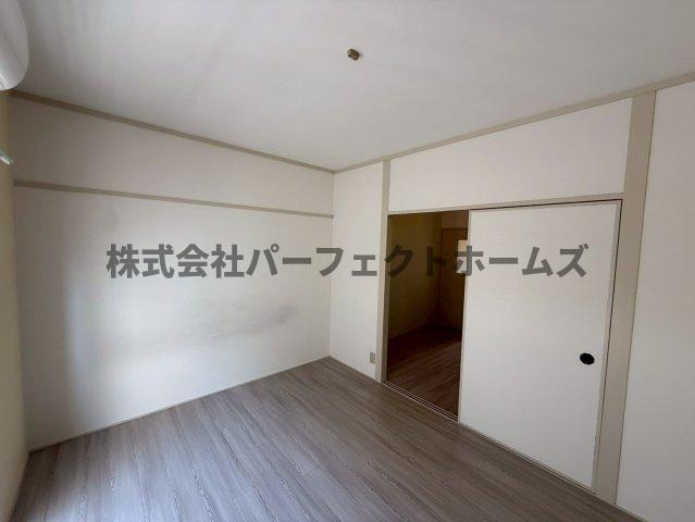 ブルースカイハイツ田井の洋室|明るい洋室です