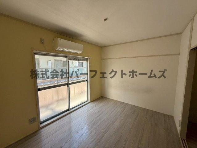 ブルースカイハイツ田井の洋室|個人の部屋や寝室として使える洋室です