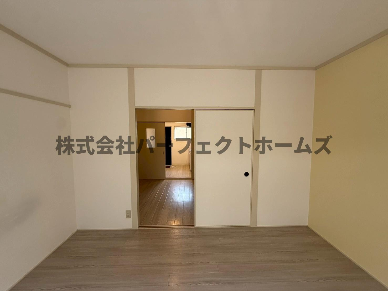 ブルースカイハイツ田井の洋室|落ち着いた色調の洋室です
