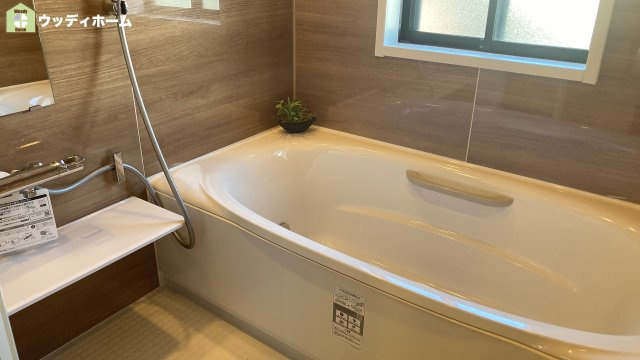 川口市前上町　中古一戸建ての浴室