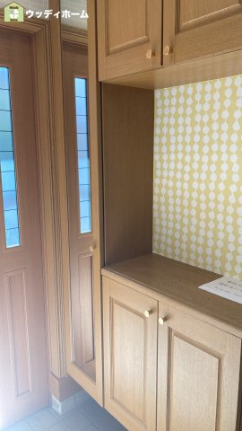 川口市前上町　中古一戸建ての玄関