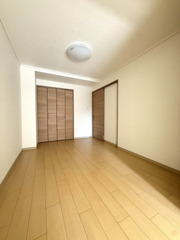 メゾンドルチェ北25条の洋室