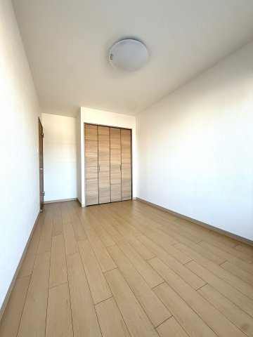 メゾンドルチェ北25条の洋室