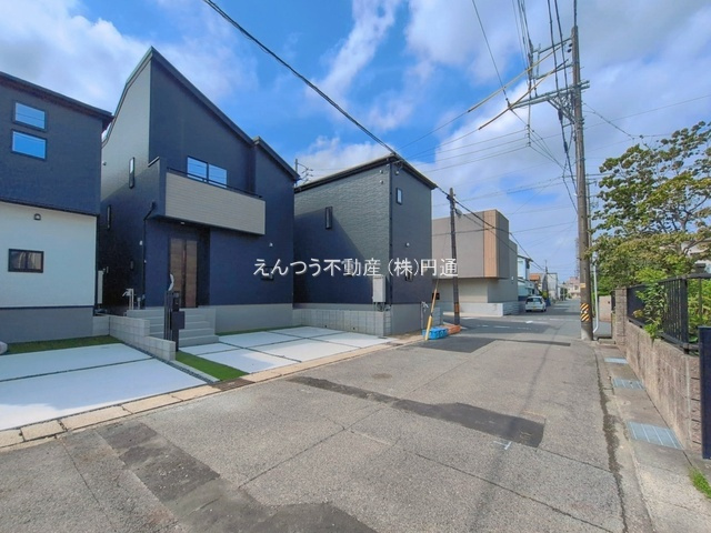 ファーストタウン大塚町の前面道路含む現地写真
