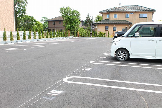  | ネオグラス | 駐車場
