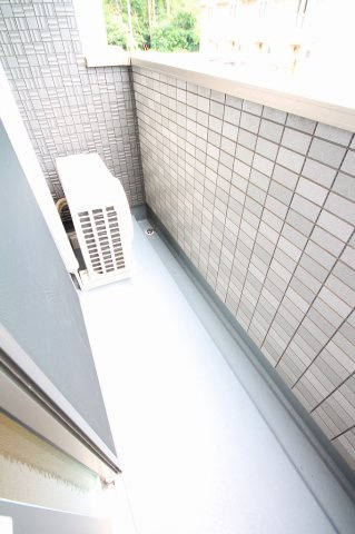 【バルコニー】 | ネオグラス | 陽当たり良好なバルコニーです