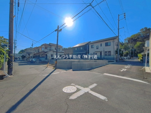 ファーストタウン大塚町の前面道路含む現地写真