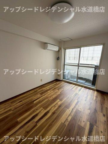 後楽園キャステールの居間・リビング