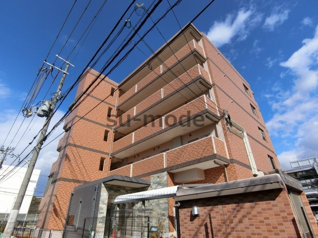 西田中ヒルズの外観