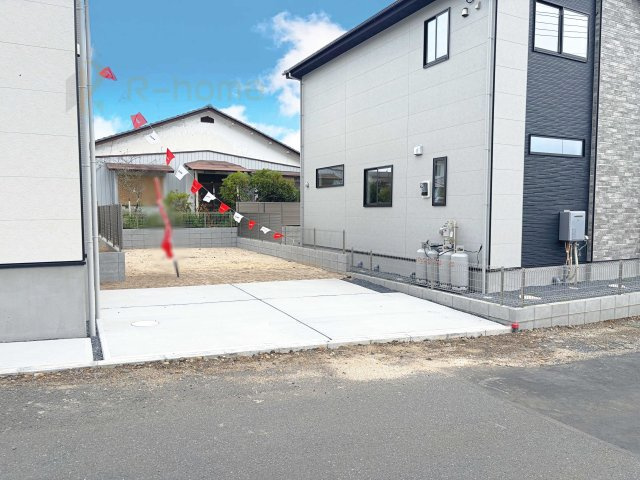 ひたちなか市市毛4期　新築戸建て　3号棟の駐車場|カースペースは2台お停めいただけます♪