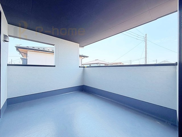 ひたちなか市市毛4期　新築戸建て　3号棟のバルコニー|急な雨でも安心のインナーバルコニー♪忙しいご夫婦も大満足♪