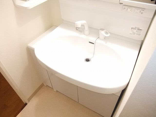 プロスペクト浦和常盤の独立洗面台