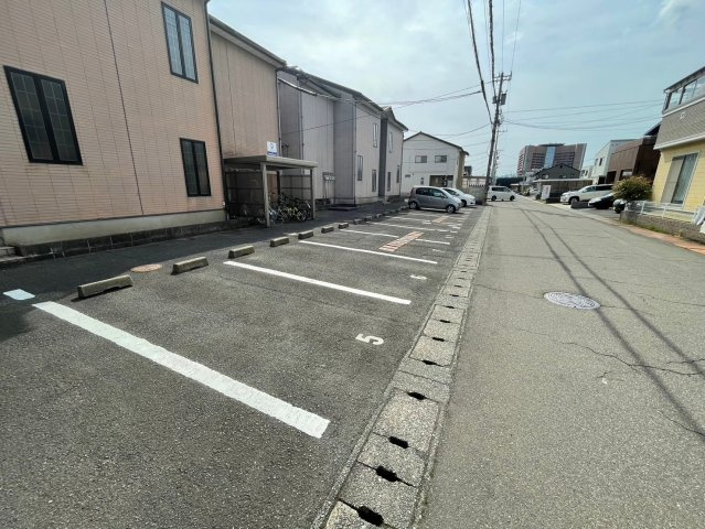 パルメディア　Sの駐車場