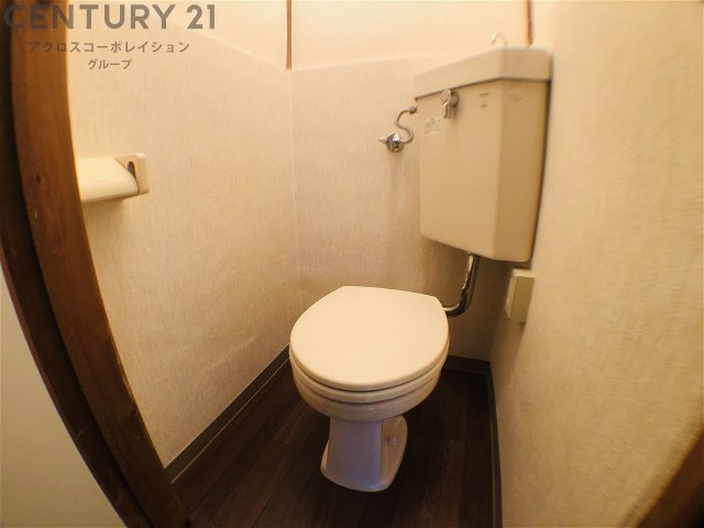 バストイレセパレートタイプのシンプルなトイレです☆