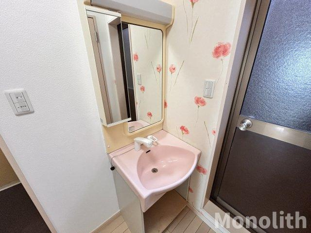 深井駅前貸家の洗面所