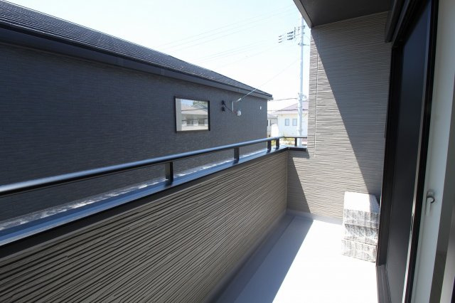 南国市大そねⅥ　2号棟　新築戸建（全5区画）のバルコニー|2Ｆ　東の部屋　8.0帖