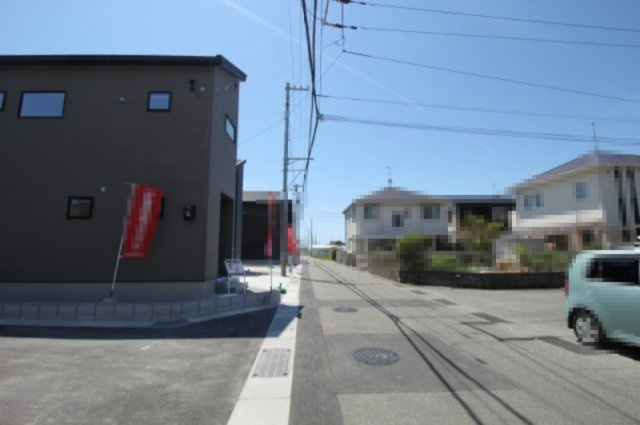 南国市大そねⅥ　2号棟　新築戸建（全5区画）の前面道路含む現地写真|西側　幅　5.0ｍ　北側　5.0m