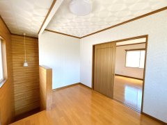 八戸市南白山台2丁目 Bのその他|2階北側約5.5帖スペースの写真です。