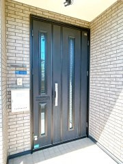 八戸市南白山台2丁目 Bの玄関