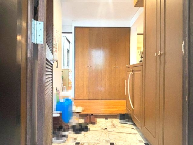 パレロワイヤル岡本の玄関|いつも気持ち良くご家族を迎えられる玄関収納付
