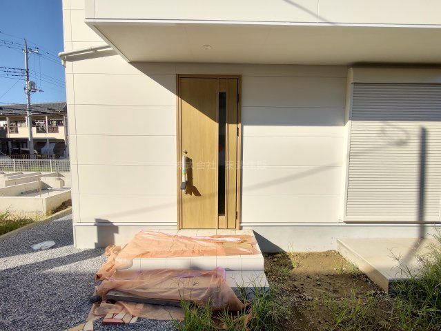 【構造・工法・仕様】 | 坂戸市伊豆の山町　全2棟　1号棟 | 明るい玄関です