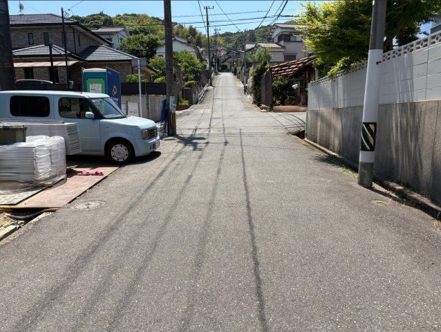 ブルーミングガーデン 北九州市若松区小糸町の前面道路含む現地写真|前面道路幅員約5.9メートル