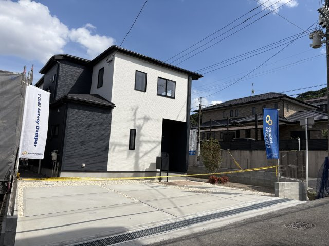 ブルーミングガーデン 北九州市若松区小糸町の外観|落ち着いたデザインが魅力の外観です。