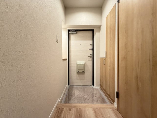 覚王山田代コーポラスB棟の玄関