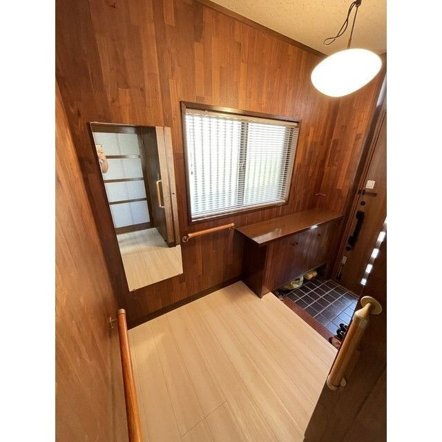新町１丁目貸家の玄関
