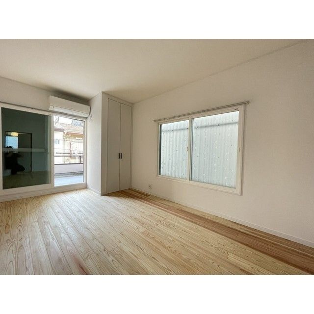 新町１丁目貸家の洋室