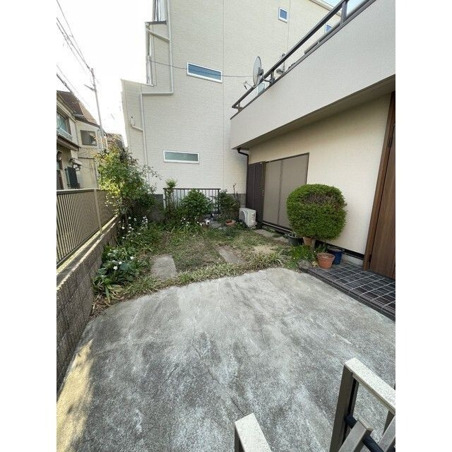 新町１丁目貸家の駐車場