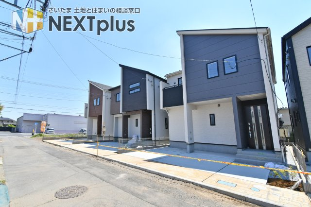 上尾市本町５丁目　全4棟　2号棟の前面道路含む現地写真