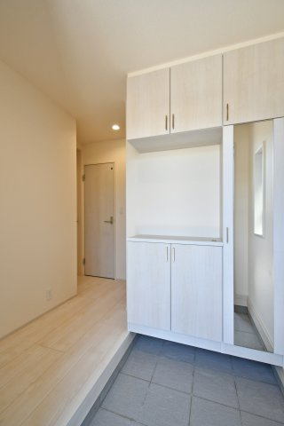 上尾市本町５丁目　全4棟　2号棟の玄関