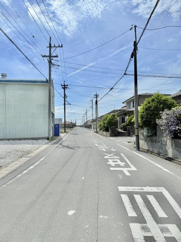磐田市 中野の前面道路含む現地写真|車通りが少ないため安心して駐車いただけます。