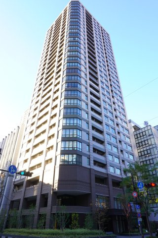 クレヴィアタワー大阪本町の外観