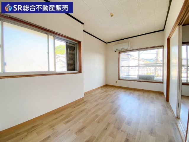 横小路町1丁目中古戸建の洋室|広々とした洋室です！
